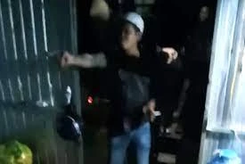 Dùng súng bắn đối phương để giải quyết mâu thuẫn