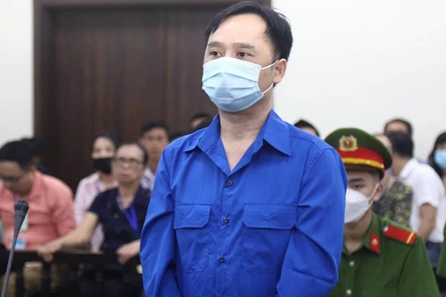 Cựu chủ tịch vụ thao túng chứng khoán nói không hiểu về chứng khoán 