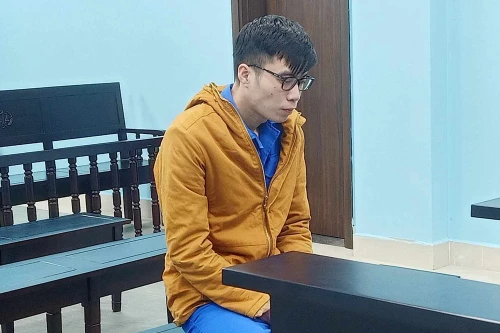 Chiếm đoạt tiền tỷ của công ty để “nướng” vào trò chơi “tiền ảo”