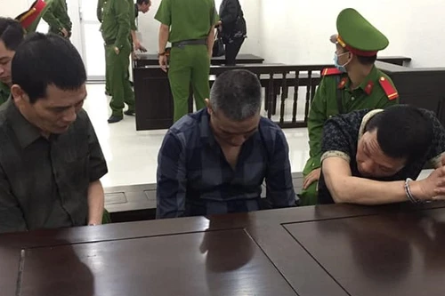 Đối tượng “đào tẩu” khi bị áp giải tới Tòa án Hà Đông lĩnh thêm án mới