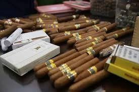 Dùng mạng xã hội buôn xì gà, thiếu phụ đối diện mức án đến 15 năm tù