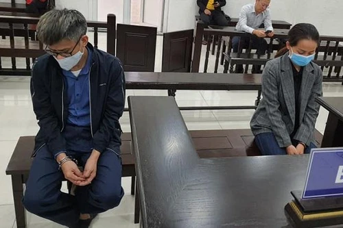 Cặp đôi đánh cắp thông tin hành khách của Vietnam Airlines để trục lợi