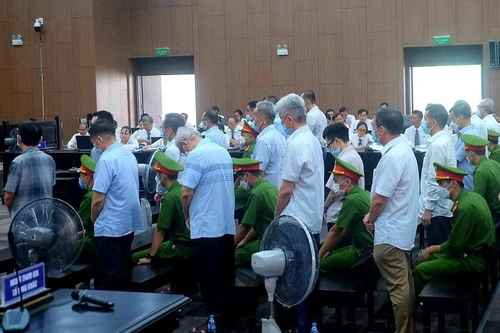 Vụ thất thoát hàng nghìn tỷ đồng tại Bình Dương: Luật sư đề nghị khoan hồng đặc biệt cho bị cáo mổ não 