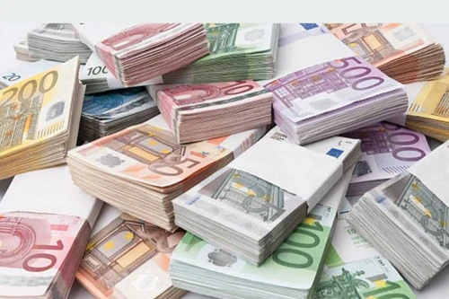 Nữ tổng giám đốc 'trưng' tài khoản có 5 tỷ EURO để lừa đảo hơn 500 triệu đồng