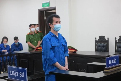 Lái 'xe ôm' giở trò 'làm tiền' phương tiện giao thông qua chốt kiểm dịch