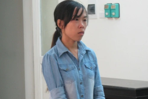 Nữ giúp việc trộm hàng trăm triệu đồng để bao trai và tung tăng mua sắm