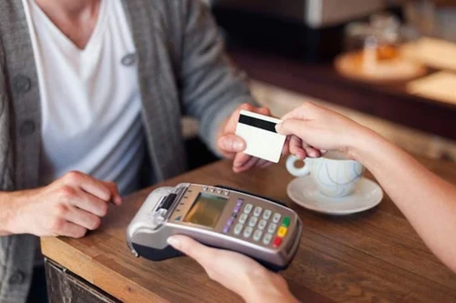 Tinh vi thủ đoạn chiếm đoạt tiền tỷ từ “lỗ hổng” của hệ thống ngân hàng