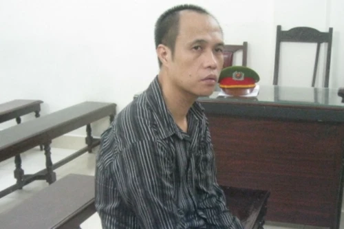 “Đầu tư” hơn 4,7 tỷ đồng vào cá độ bóng đá, rồi bỏ trốn