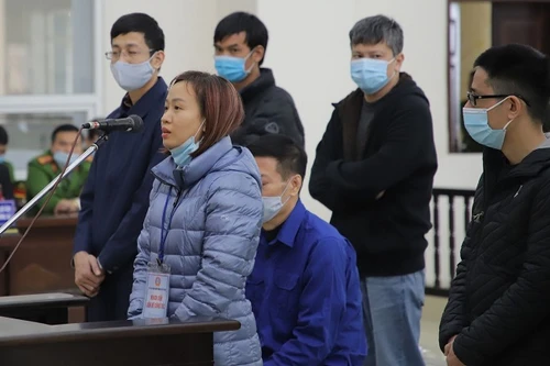 Nhiều bị cáo vụ “thổi giá” thiết bị phòng chống dịch Covid nói không vụ lợi