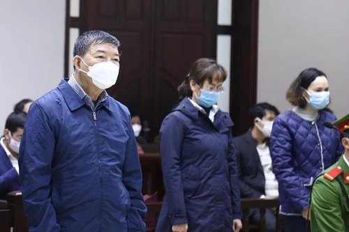 Cựu Giám đốc Bệnh viện Bạch Mai và đồng phạm hầu tòa vụ “thổi giá” thiết bị y tế 