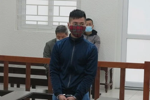 Vào tù vì "tính sổ" bạn trai của người tình cũ ngay trước cửa nhà nghỉ 