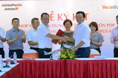 Vietinbank ký hợp đồng tài trợ 117 triệu USD cho Jetstar mua máy bay