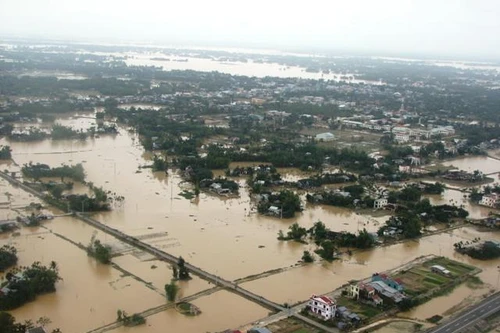 Cảnh báo mưa cực lớn, lũ lớn lịch sử tái hiện ở miền Trung