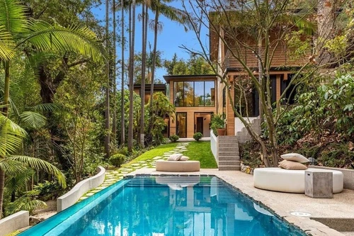 [ẢNH] Cận cảnh bên trong căn biệt thự gần 6 triệu USD mới mua của con gái tỷ phú Mỹ David Bonderman