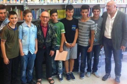 Ông cụ 91 tuổi mới... tốt nghiệp trung học cơ sở