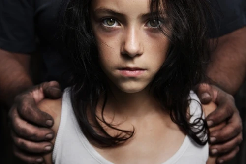 Ngành giải trí Australia bị điều tra lạm dụng tình dục trẻ em