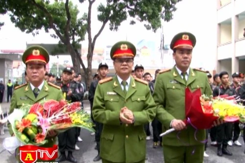 Bế giảng lớp huấn luyện cảnh sát đặc nhiệm