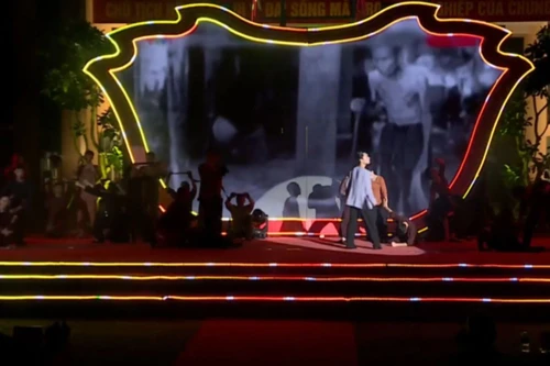 “Ký ức tháng Mười - Khát vọng vì Thủ đô bình yên": Hoạt cảnh "Dưới gót giày thực dân"