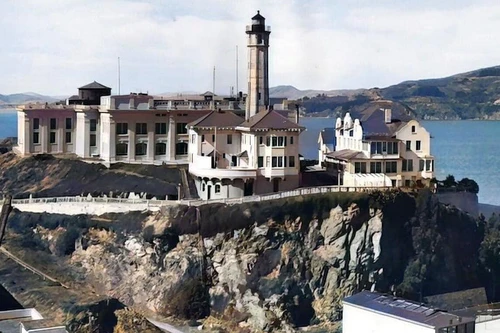 Nhà tù khét tiếng, khắc nghiệt chuyên "trị" những kẻ vượt ngục