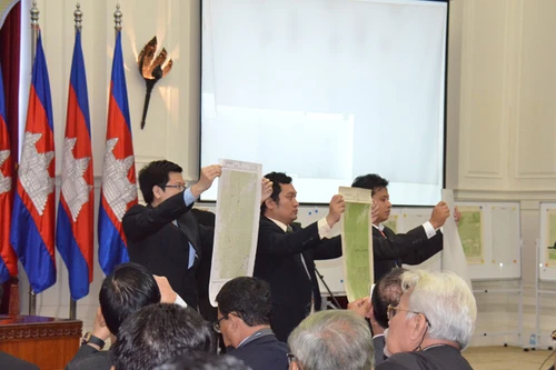 Bản đồ Campuchia dùng phân giới đồng nhất bản đồ mượn của Pháp