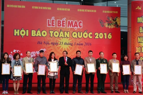 Bế mạc Hội Báo toàn quốc năm 2016