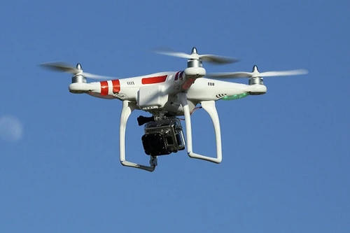 Pháp bắt giữ 4 nhà báo Đức sử dụng UAV tại Paris