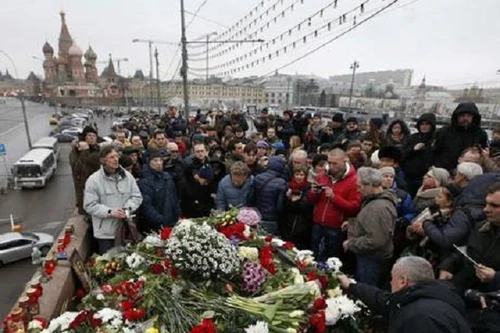 Cảnh sát Nga bắt giữ một nghị sỹ Ukraine tại đám tang Nemtsov