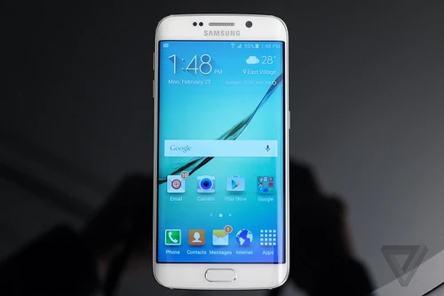 Samsung Galaxy S6 Edge bị đập chan chát vẫn “không xi nhê”