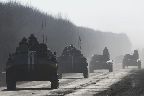 Quân đội Ukraine đưa hàng trăm pháo tự hành tới miền đông