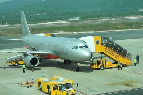 Bộ GTVT xin “bán” sân bay Phú Quốc