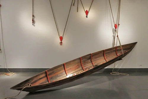 Những con thuyền vượt sóng gió để sinh tồn