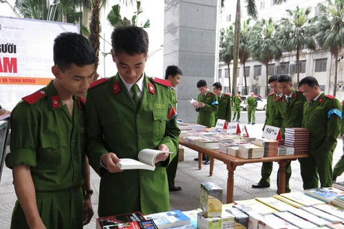 Sinh viên Học viện Cảnh sát với “Ngày hội đọc sách”