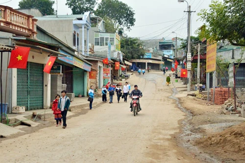 “Mường Lát hoa về trong đêm hơi”