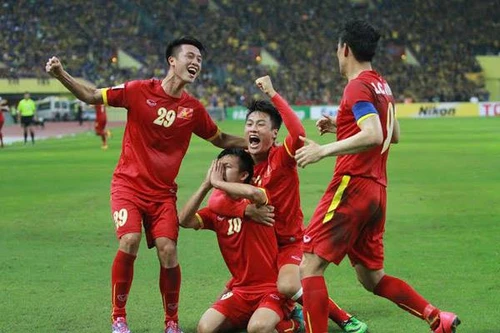 Bán kết lượt đi AFF Suzuki Cup 2014: Chiến thắng 2-1 xứng đáng thuộc về tuyển Việt Nam