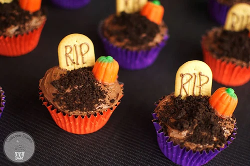 Sởn gai ốc với những chiếc bánh ngọt Halloween kinh dị