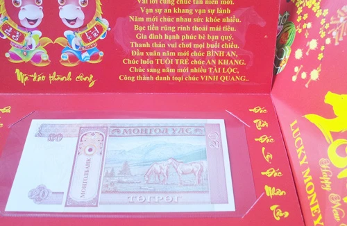 Mừng tuổi bằng tiền “độc”