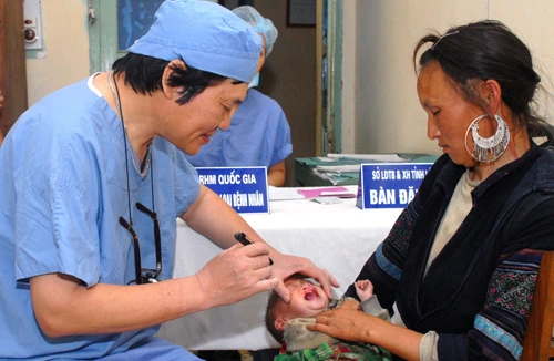 Hãy luôn cống hiến, nhân dân sẽ ghi nhận