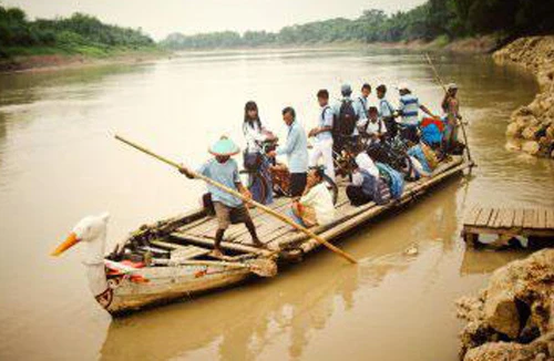 “10 tháng 10 phim tài liệu”