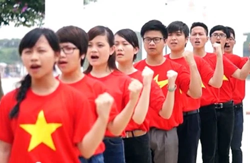 Thắp lên ngọn lửa của lòng yêu nước