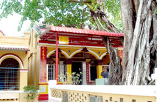 Kỳ bí ngôi miếu cổ thờ Hoàng tử Ba Thắc trên bãi xương người ở Sóc Trăng