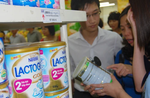 Giá sữa giảm cũng khó quản