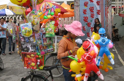Năm nào cũng nói - đồ chơi Trung Quốc vẫn tràn ngập
