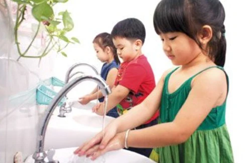 Phòng chống lây lan đau mắt đỏ 