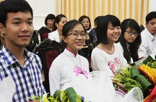 Bí quyết “giật vàng” của 2 “tuyển thủ” tiếng Nga