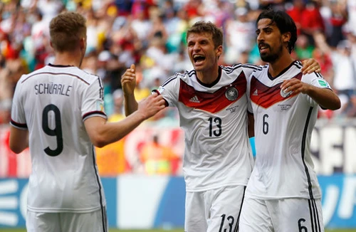 “Xe tăng” đi dạo