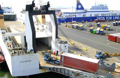 Khởi động thương mại toàn cầu