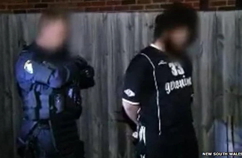 Australia phá âm mưu hành quyết con tin của IS 