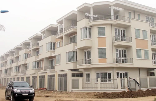 Nhà đất ấm lên, doanh nghiệp vẫn nợ đầm đìa