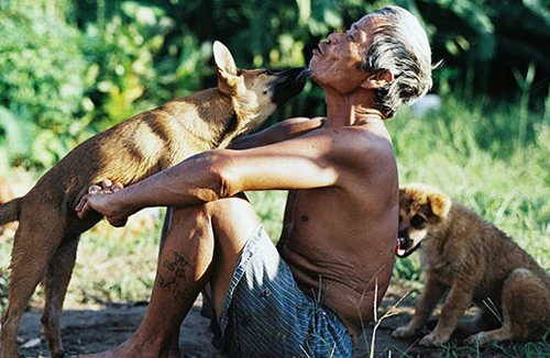 “Bước vào thế giới của nhau”
