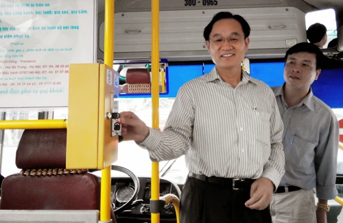 Nghi ngại thẻ xe buýt điện tử